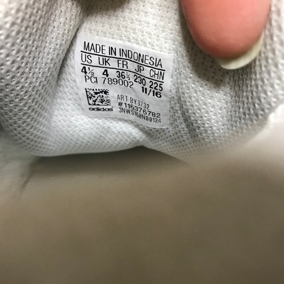 Adidas High Top shoes - Picture 7 of 7